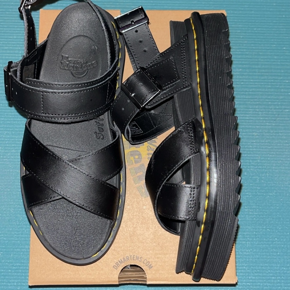 Dr Martens Voss ii sandals (us women’s 7)